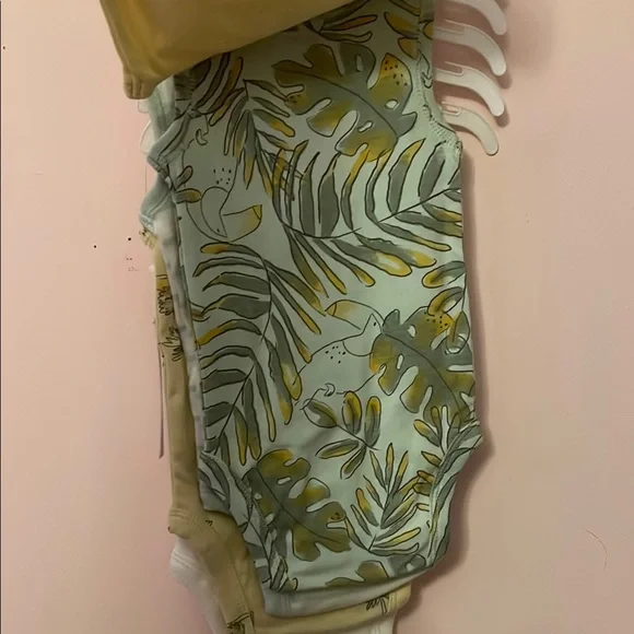 Carter's Baby Bodysuit and Shorts Set - Picture 4 of 6